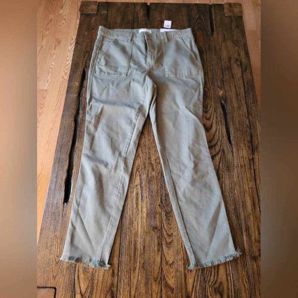 Loft NWT Green Skinny Pants Size 10/30